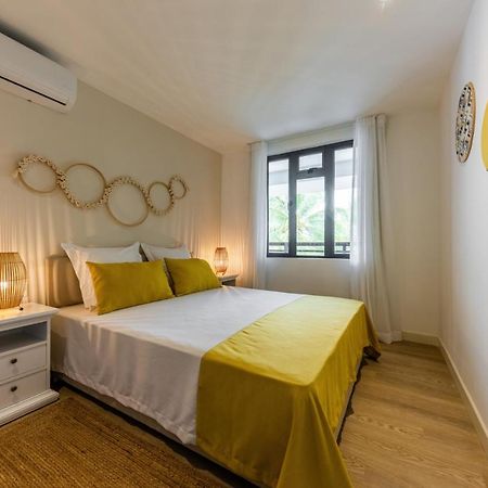 Les Cerisiers Beach Residence, Cosy And Modern 3 Bedroom Apartment Located 50 Metres From The Beach And From All Amenities And Restaurants On The Coastal Road Flic en Flac Bagian luar foto