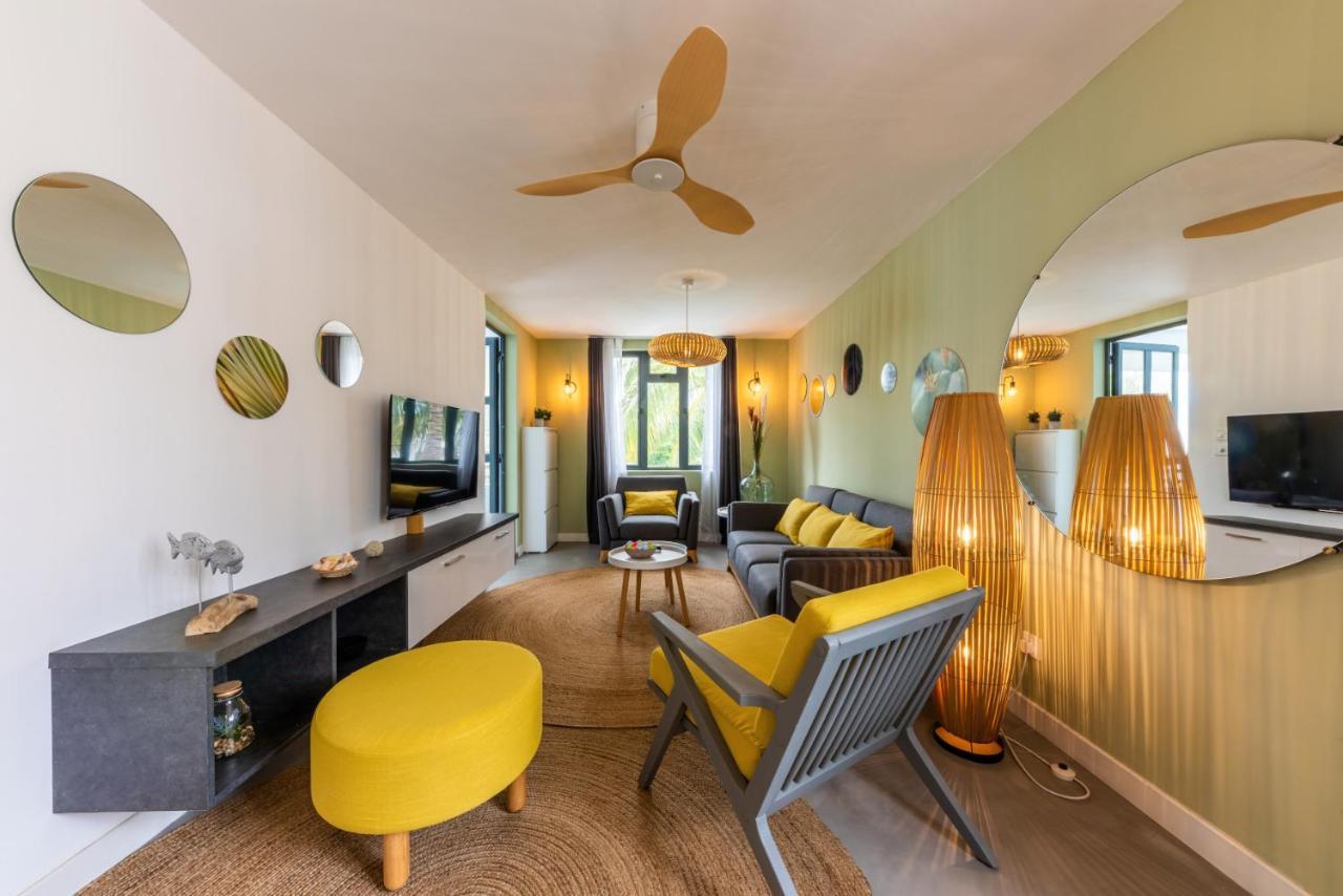 Les Cerisiers Beach Residence, Cosy And Modern 3 Bedroom Apartment Located 50 Metres From The Beach And From All Amenities And Restaurants On The Coastal Road Flic en Flac Bagian luar foto