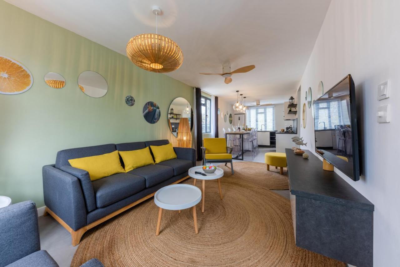 Les Cerisiers Beach Residence, Cosy And Modern 3 Bedroom Apartment Located 50 Metres From The Beach And From All Amenities And Restaurants On The Coastal Road Flic en Flac Bagian luar foto