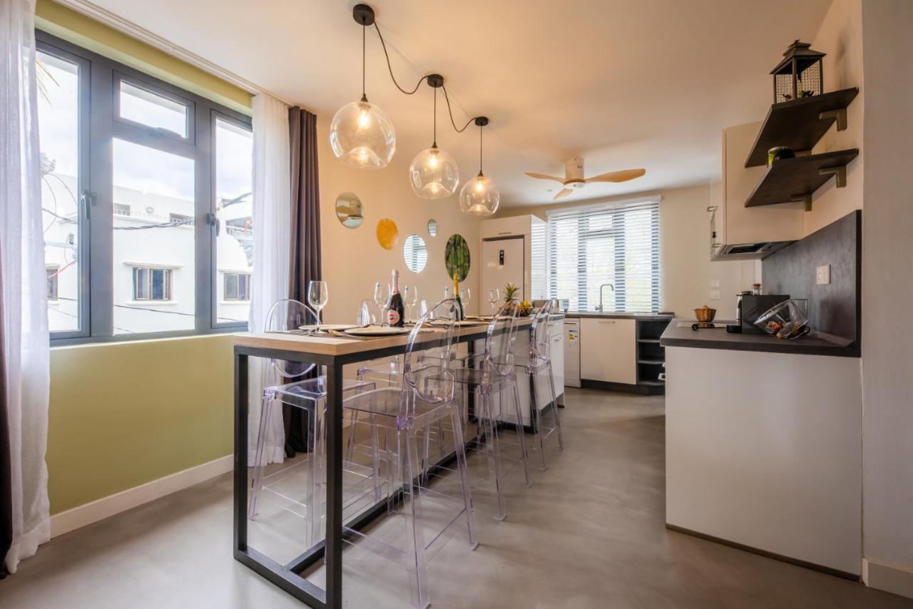Les Cerisiers Beach Residence, Cosy And Modern 3 Bedroom Apartment Located 50 Metres From The Beach And From All Amenities And Restaurants On The Coastal Road Flic en Flac Bagian luar foto