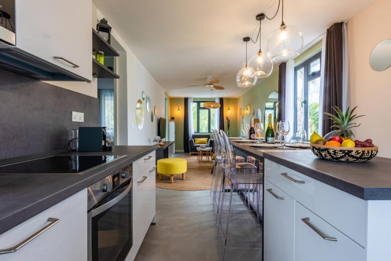 Les Cerisiers Beach Residence, Cosy And Modern 3 Bedroom Apartment Located 50 Metres From The Beach And From All Amenities And Restaurants On The Coastal Road Flic en Flac Bagian luar foto