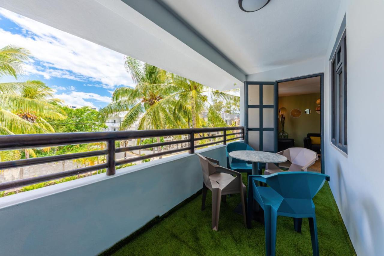 Les Cerisiers Beach Residence, Cosy And Modern 3 Bedroom Apartment Located 50 Metres From The Beach And From All Amenities And Restaurants On The Coastal Road Flic en Flac Bagian luar foto