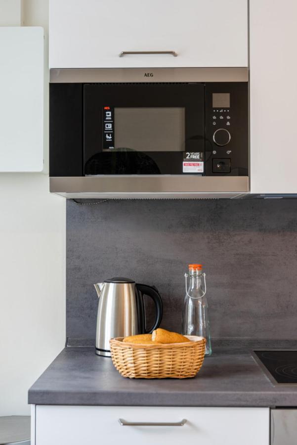 Les Cerisiers Beach Residence, Cosy And Modern 3 Bedroom Apartment Located 50 Metres From The Beach And From All Amenities And Restaurants On The Coastal Road Flic en Flac Bagian luar foto