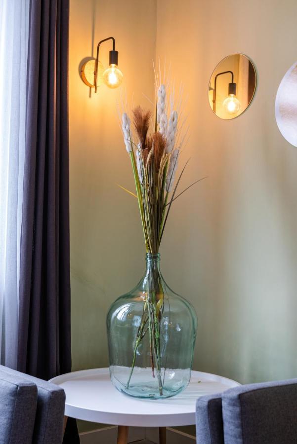 Les Cerisiers Beach Residence, Cosy And Modern 3 Bedroom Apartment Located 50 Metres From The Beach And From All Amenities And Restaurants On The Coastal Road Flic en Flac Bagian luar foto