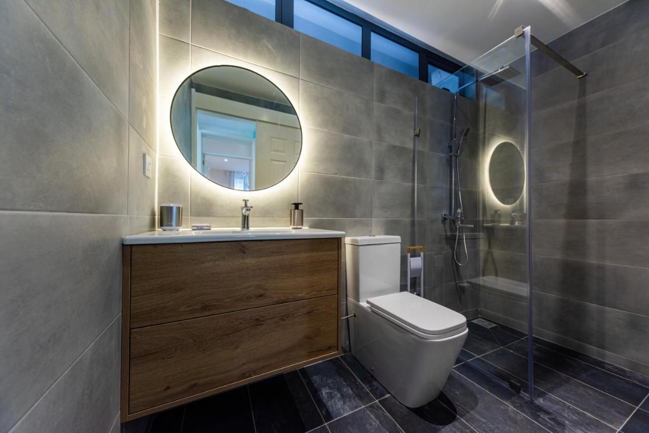 Les Cerisiers Beach Residence, Cosy And Modern 3 Bedroom Apartment Located 50 Metres From The Beach And From All Amenities And Restaurants On The Coastal Road Flic en Flac Bagian luar foto