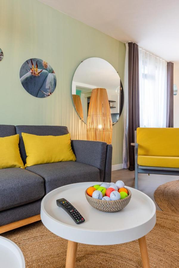Les Cerisiers Beach Residence, Cosy And Modern 3 Bedroom Apartment Located 50 Metres From The Beach And From All Amenities And Restaurants On The Coastal Road Flic en Flac Bagian luar foto