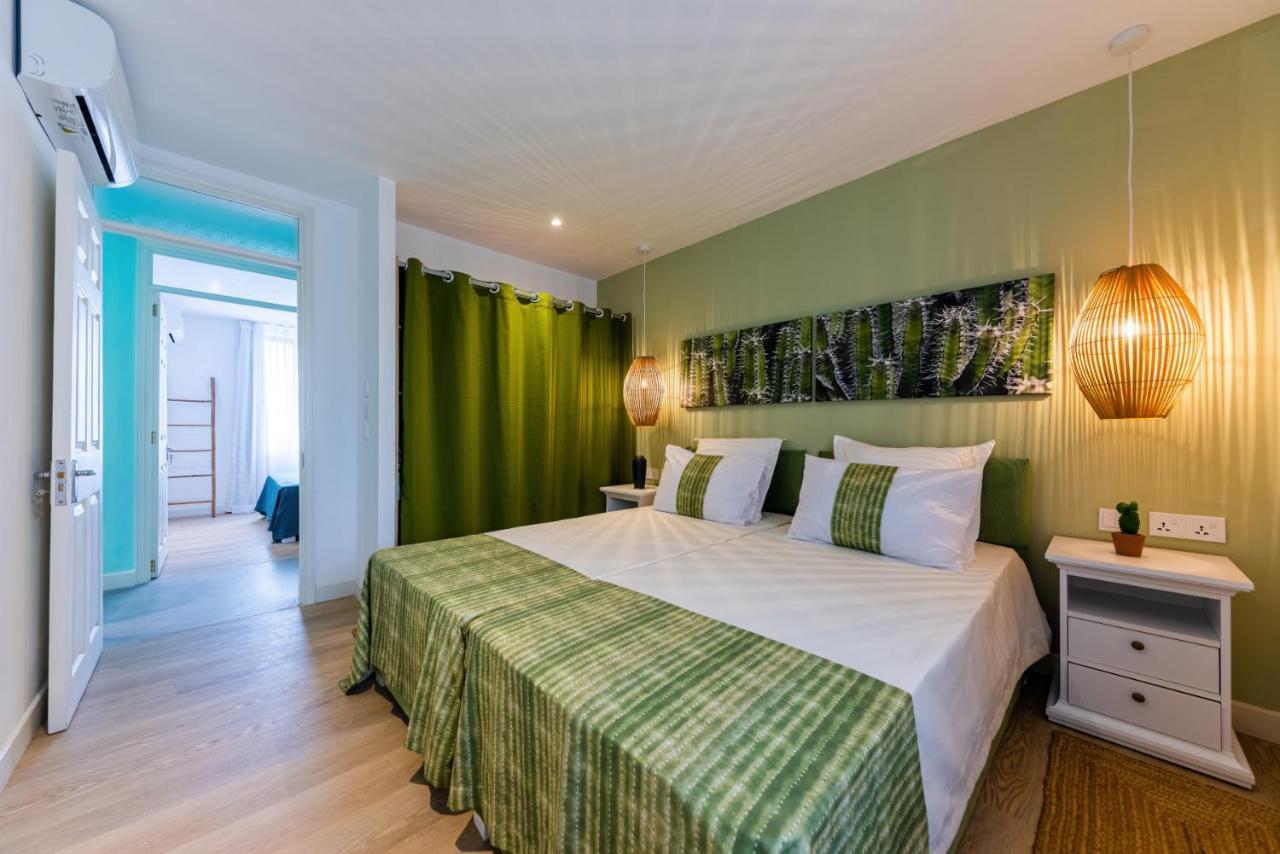 Les Cerisiers Beach Residence, Cosy And Modern 3 Bedroom Apartment Located 50 Metres From The Beach And From All Amenities And Restaurants On The Coastal Road Flic en Flac Bagian luar foto