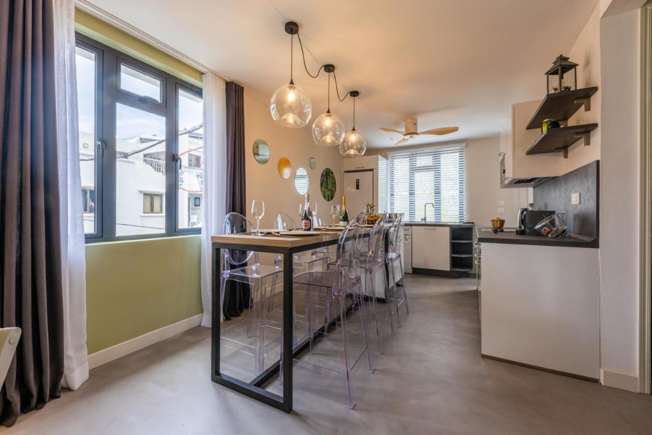Les Cerisiers Beach Residence, Cosy And Modern 3 Bedroom Apartment Located 50 Metres From The Beach And From All Amenities And Restaurants On The Coastal Road Flic en Flac Bagian luar foto