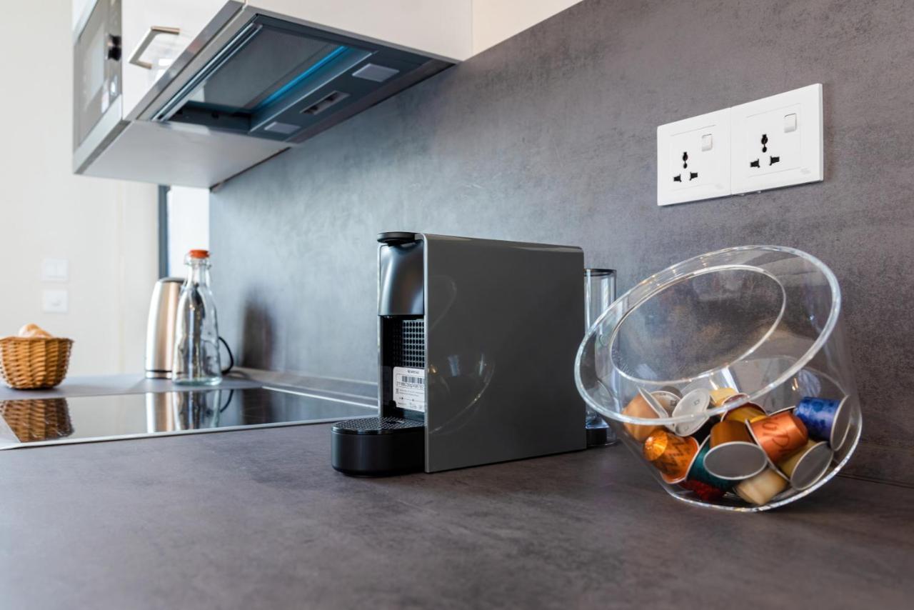 Les Cerisiers Beach Residence, Cosy And Modern 3 Bedroom Apartment Located 50 Metres From The Beach And From All Amenities And Restaurants On The Coastal Road Flic en Flac Bagian luar foto